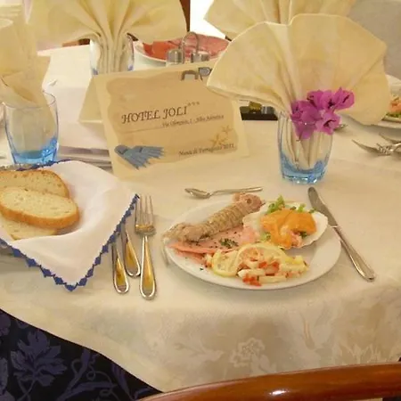 Joli Hotel