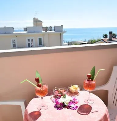 Hotel Joli 3*
