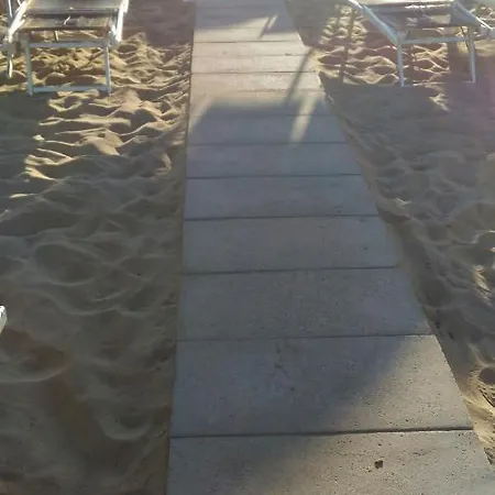Joli Ξενοδοχείο