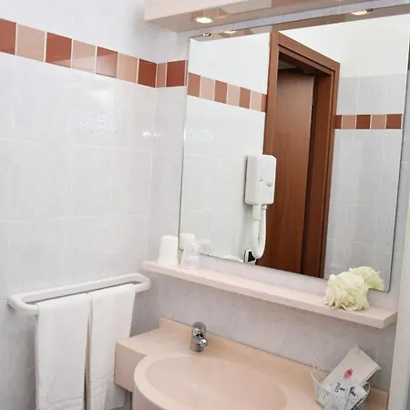 Joli Hotel 3*