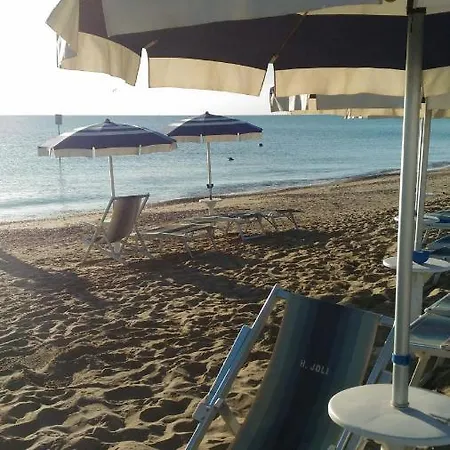 Ξενοδοχείο Joli 3*