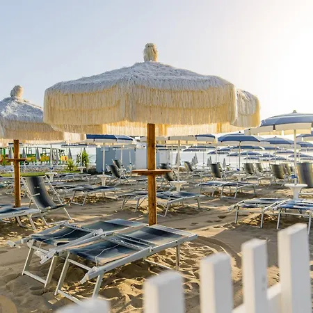 Hotel Joli